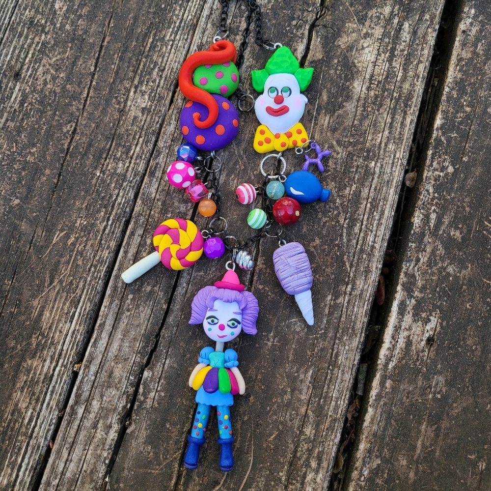 🤡CLOWN Girl🤡 Necklace🎈🎉 - Picture 6 of 8